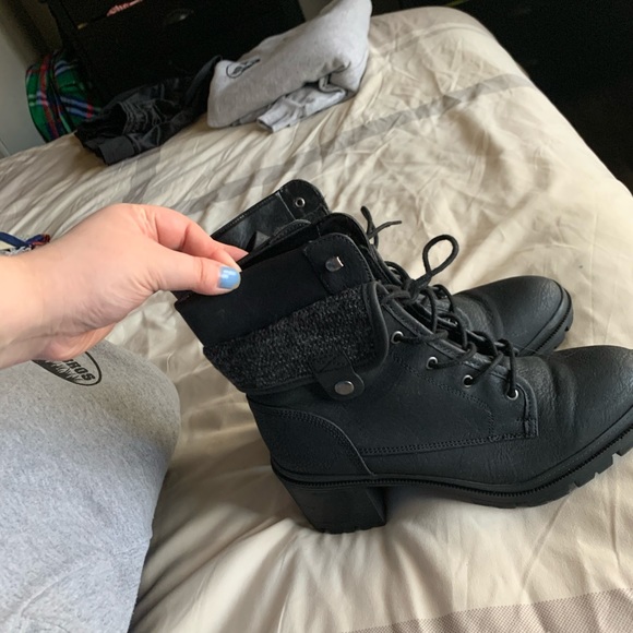 Heel combat boots - Picture 2 of 2